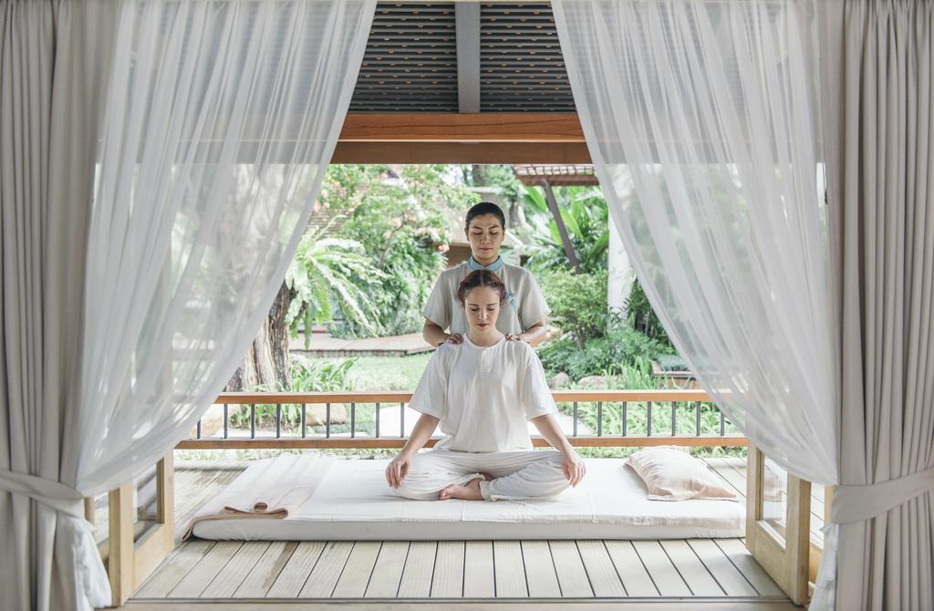 Chaweng Regent Beach Resort Exterior photo Thai massage